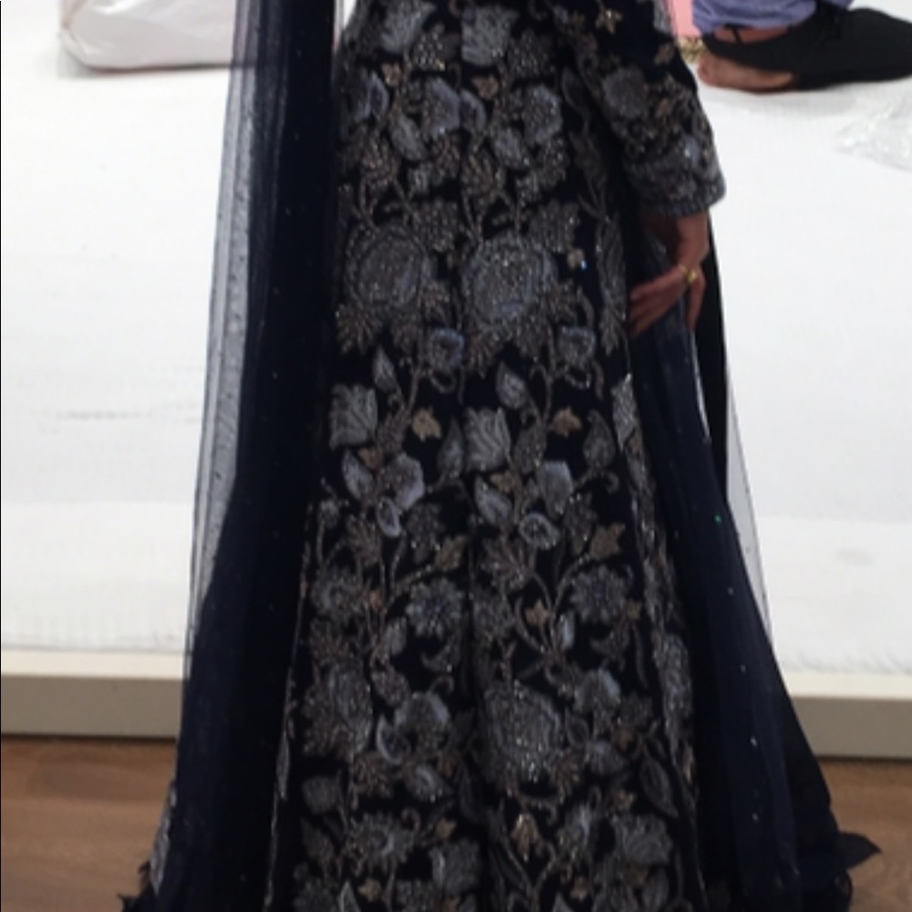 Heavy embroidered gown. Navy blue. Brand new. - Picture 14 of 14